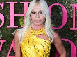 Versace: la moda per i nativi digitali dell’artista Hey Reilly