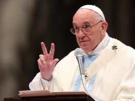 Papa Francesco a Piazza San Pietro: “Non permettiamo alla pandemia di chiuderci in noi stessi”