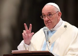 Papa Francesco a Piazza San Pietro: “Non permettiamo alla pandemia di chiuderci in noi stessi”