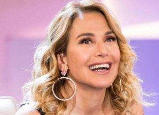 Barbara D’Urso, i suoi look più stravaganti immagine in evidenza