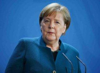 Scholz-Laschet, sfida all’ultimo voto per il dopo Merkel “la fine di un’era”: oggi le votazioni