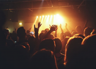 USA, “Covid party” per contrarre il virus: ma è davvero così? Usa Covid Party