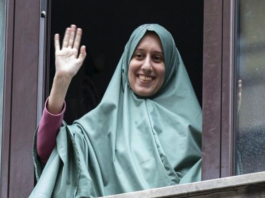 Dall’odio sui social alla bottiglia di vetro contro la finestra: non c’è pace per Silvia Romano