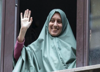 Dall’odio sui social alla bottiglia di vetro contro la finestra: non c’è pace per Silvia Romano