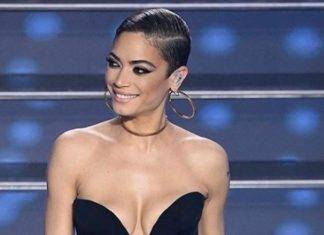 Elodie, un diamante biondo platino
