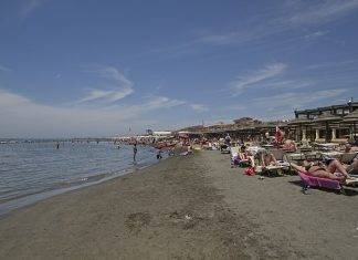 Lazio, un’app obbligatoria per prenotare l’ingresso nelle spiagge. L’estate ai tempi del virus