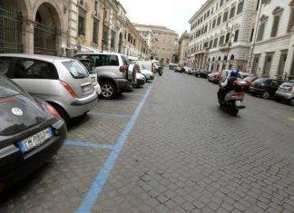 Fase 2: a Roma tornano a pagamento le strisce blu strisce blu, fonte automoto.it
