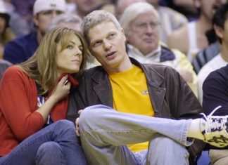 Si lancia dal 27esimo piano il celebre produttore di Hollywood, Steve Bing, ex di Liz Hurley