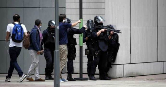 defense-parigi-1200-690x362-1