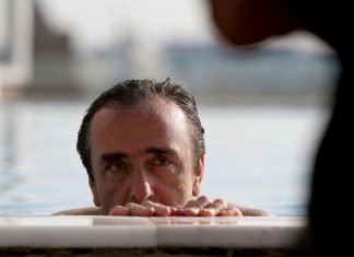 “Il caimano”, il cinema e l’antiberlusconismo secondo Nanni Moretti il caimano - photo credit:web