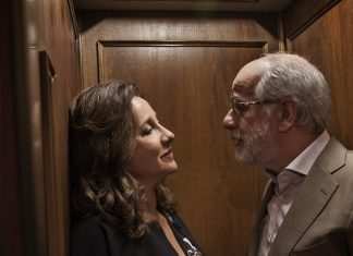 “Lasciati andare”, il bizzarro Freud di Toni Servillo Toni Servillo e Carla Signoris in Lasciati andare - Photo credit: web
