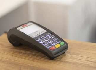 Dal 1 luglio si paga con il Pos: conviene davvero a tutti?