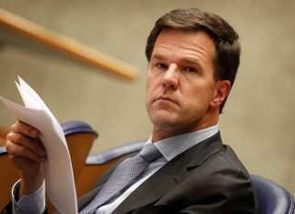 Rutte che dava lezioni all’Italia, ora si dimette per lo scandalo welfare