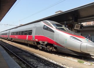 Torna il distanziamento sui treni alta velocità. Marcia indietro del governo
