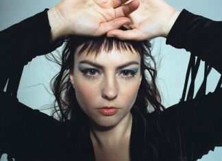Angel Olsen, il nuovo album è un intimo “Whole New Mess” Angel Olsen