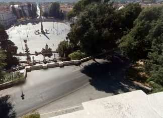 Tragedia al Pincio, cade dalla terrazza dopo una lite e muore