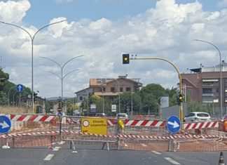 Tiburtina, tratto ancora chiuso dopo l’incidente mortale. La protesta dei cittadini Tiburtina chiusa