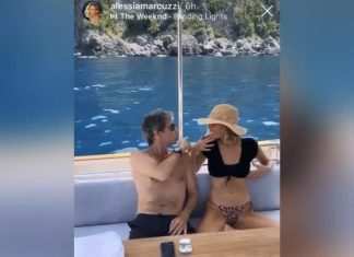 Alessia Marcuzzi in barca a Positano con il marito, Paolo Calabresi