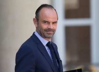 Francia, si è dimesso il premier francese Edouard Philippe
