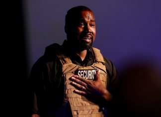 Il primo comizio show di Kanye West, tra stravaganze e lacrime