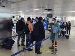 Coronavirus, le regioni obbligano a test e quarantena chi rientra dall’estero