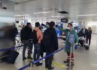 Coronavirus, le regioni obbligano a test e quarantena chi rientra dall’estero