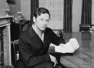 Brian Epstein, il genio intuitivo dietro l’ascesa dei Beatles Brian Epstein