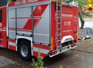 Marina di Massa: albero cade e uccide due sorelle in un campeggio Incidente campeggio Marina di Massa