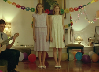 Dopo “La Favorita” arriva “Dogtooth” dogtooth