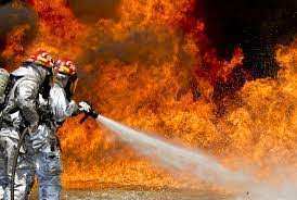 Vasto incendio al mercato di Ajman, Emirati Arabi Uniti
