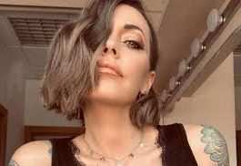 Karina Cascella, il nuovo look che sconvolge i fan immagine in evidenza