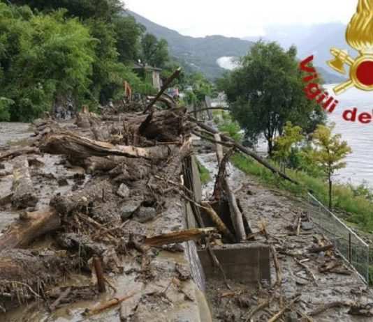 Maltempo in Italia, pericolosa frana vicino a Como: chiusa la statale Regina a Vercana
