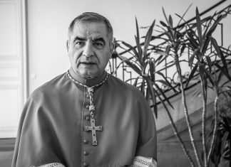 Vaticano, arrivano le dimissioni del cardinale Becciu cardinale Becciu, fonte it.wkipedia.org