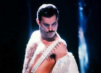 Freddie Mercury, i look del re del Rock Freddie Mercury-photo credits: Pinterest