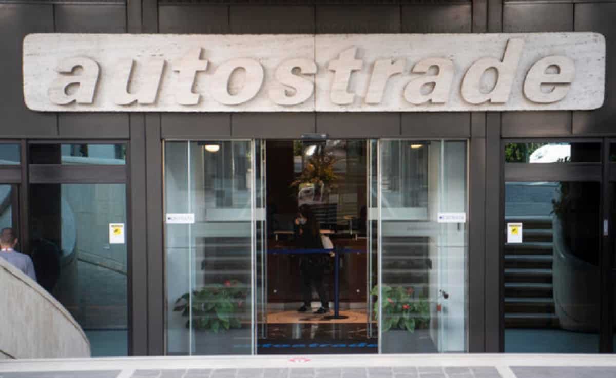 Autostrade, Ue: “Vigiliamo sulle mosse del Governo” autostrade