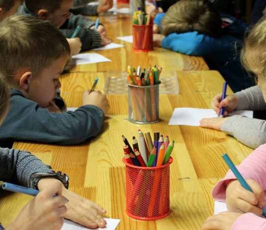 Scuola e Covid, contestati i sintomi per i quali si dovrebbe restare a casa