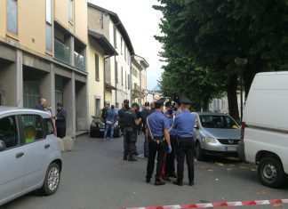 Como, il prete degli ultimi accoltellato a morte in strada Omicidio Como. Fonte: Prima Como