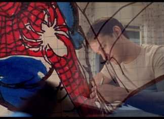 CoffeeNSupes: l’amichevole Spiderman di quartiere Peter Parker in una scena del film - Photo Credits: web