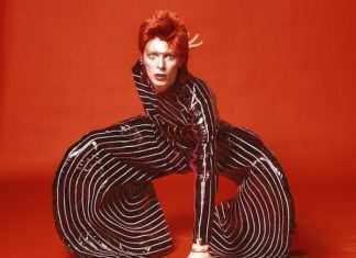Un giorno siete “Heroes” e l’altro vi cancellano Bowie by Sukita - photo credits: Pinterest