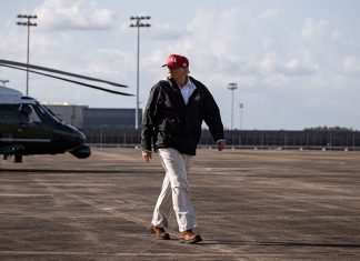 Coronavirus, Donald Trump lascia l’ospedale ma non è fuori pericolo