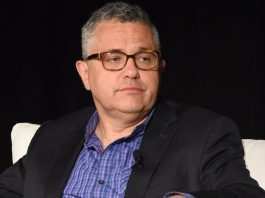 Il New Yorker sospende Jefreey Toobin: scoperto a masturbarsi su Zoom jeffrey booldwin