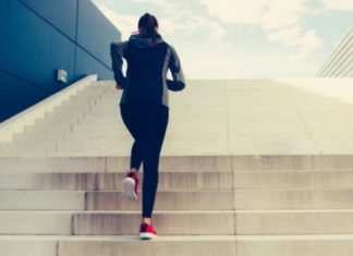 Mascherina obbligatoria se si fa attività motoria: vale anche per il jogging? mascherina jogging
