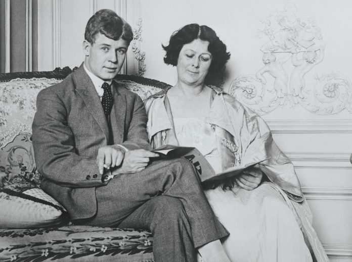 sergej-esenin-isadora-duncan-amore-2-1600785967-1 Serej Esenin