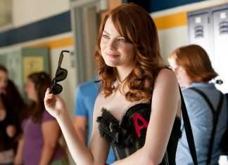 Le foto del set di “AND” mostrano Emma Stone ferita gravemente