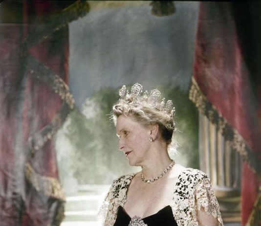 Lady Astor, prima donna al Parlamento del Regno Unito nancy astor