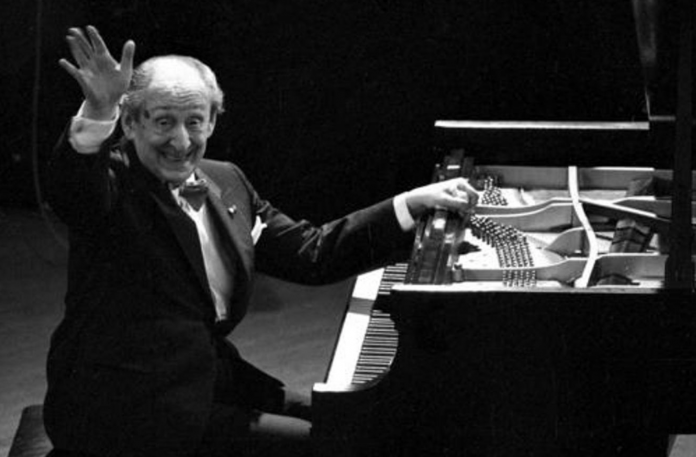 Vladimir Horowitz durante un concerto. Vladimir Horowitz