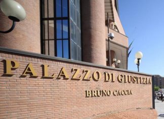 Torino, maestra licenziata per un video hard Torino, maestra licenziata per un video hard