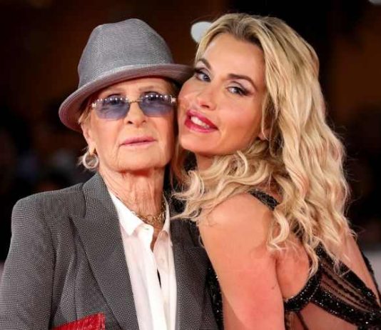 Valeria Marini: truffa da 300 mila euro per la madre Gianna