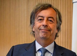Coronavirus, il San Raffaele prende le distanze dal virologo Burioni: ecco perchè Burioni, fonte mitomorrow.it