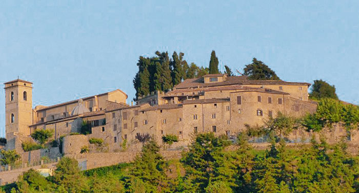 Fumone, Rocca Longhi-De Paolis con il giardino pensile in cima - Photo credits: livefiuggi.com